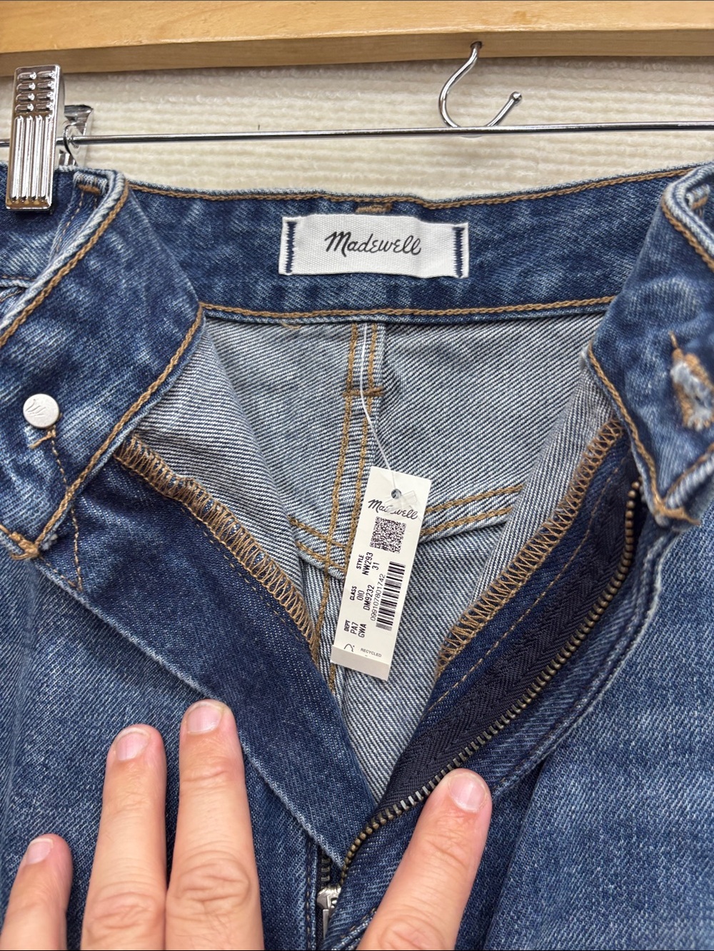 Madewell Women’s “Broken Zipper”Relaxed Dark Blue Denim Jeans - Picture 2 of 8